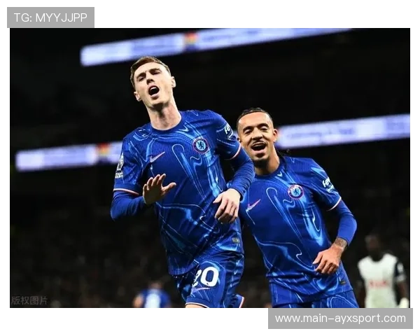 切尔西突破后倒三角，帕尔默凌空扫射破网